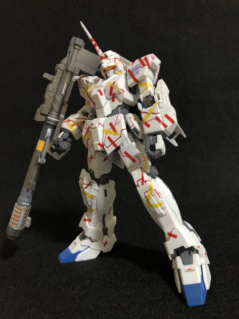 ユニコーン自体どこにも売ってないので、メルカリにて素組を購入。手がバズーカと接着されていたり、バックパックのジョイントが接着されていました!(笑)