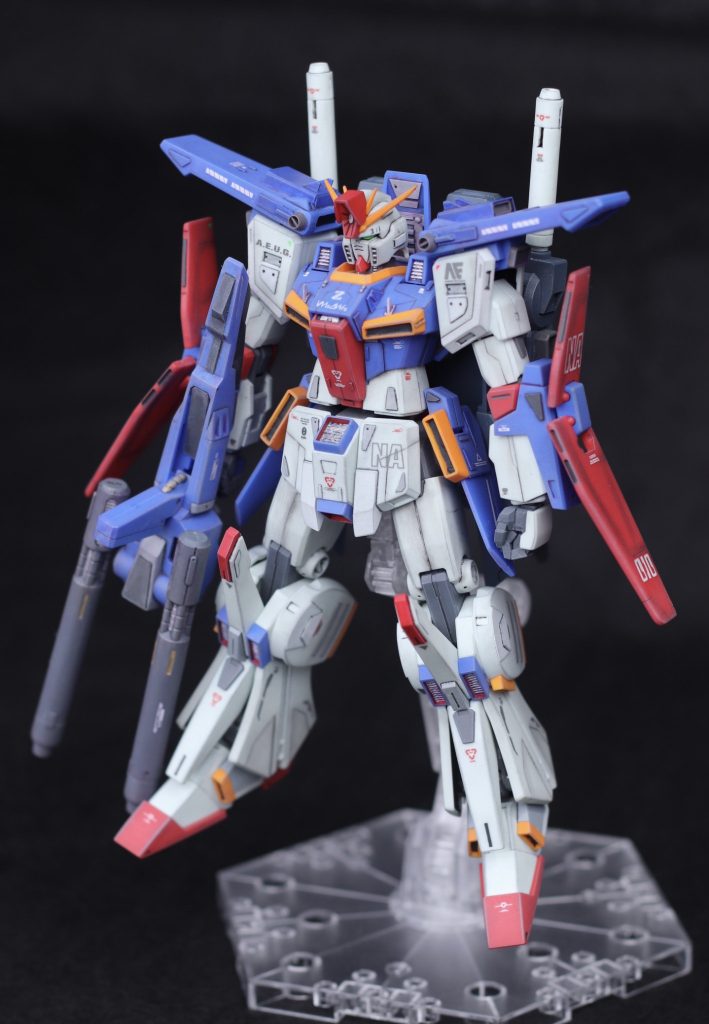 あくまで強化型風なので目立つところだけ。フロントアーマーの突起の延長。肩バインダーの追加形状など、できる範囲で…