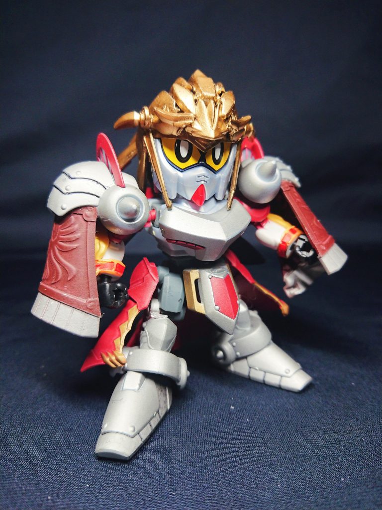 今回はロマサガンダム初期作(2作目)のギュスターヴの再改修となります。まずギュスターヴ13世について、フィニー王国の王位継承者でしたが、術世界において術が使えないため王宮から追放されます。そして鍛冶を学び成長する中で生み出したアニマ(術性質)の宿らない鋼の剣は、人類の天敵となるエッグを唯一破壊できる武器になってしまいます。まさに大河ドラマの主役のような人物です。