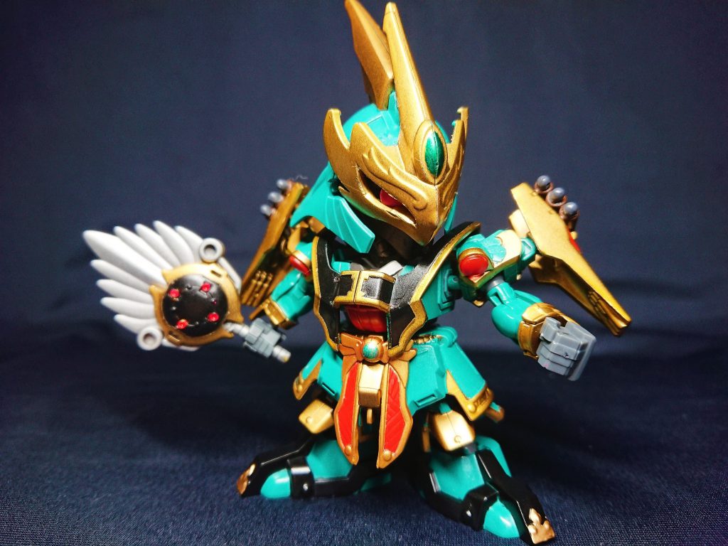 龐統は孫権、劉備に仕えた軍師で、臥龍や伏龍と呼ばれた孔明に対し鳳雛と称されました。落鳳坡(らくほうは)という有名な地名がありますが、龐統が戦死した場所に付けられました。ちなみに三国伝では、翔(蜀)ではなく機駕(魏)の武将になっています。