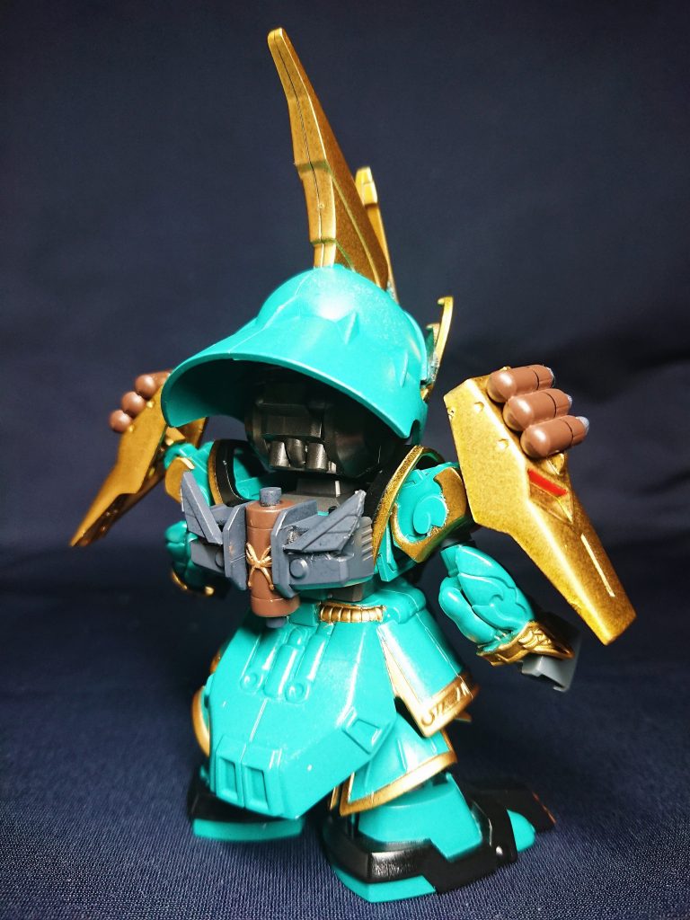 徐庶生存時の時代設定で制作し、武器も肩にクナイを装備せずすべて書巻となっています。取り外して変更も可能です。