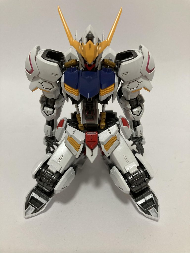 バルバトスといったら、駐機中のこの状態ですよね！