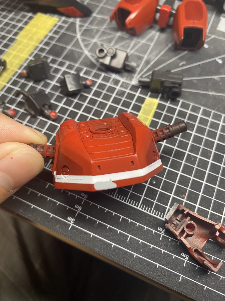 そして塗装後に起きた悲惨な事件。よく見ると筆でリタッチされてるのバレバレ…