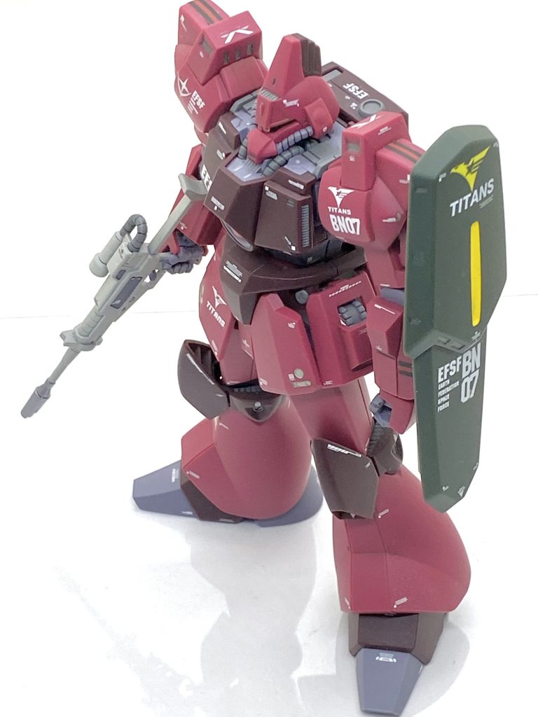 メタリック以外の部分は(クレオス)Mr.カラーGXスーパースムースクリアーを吹き付けております。