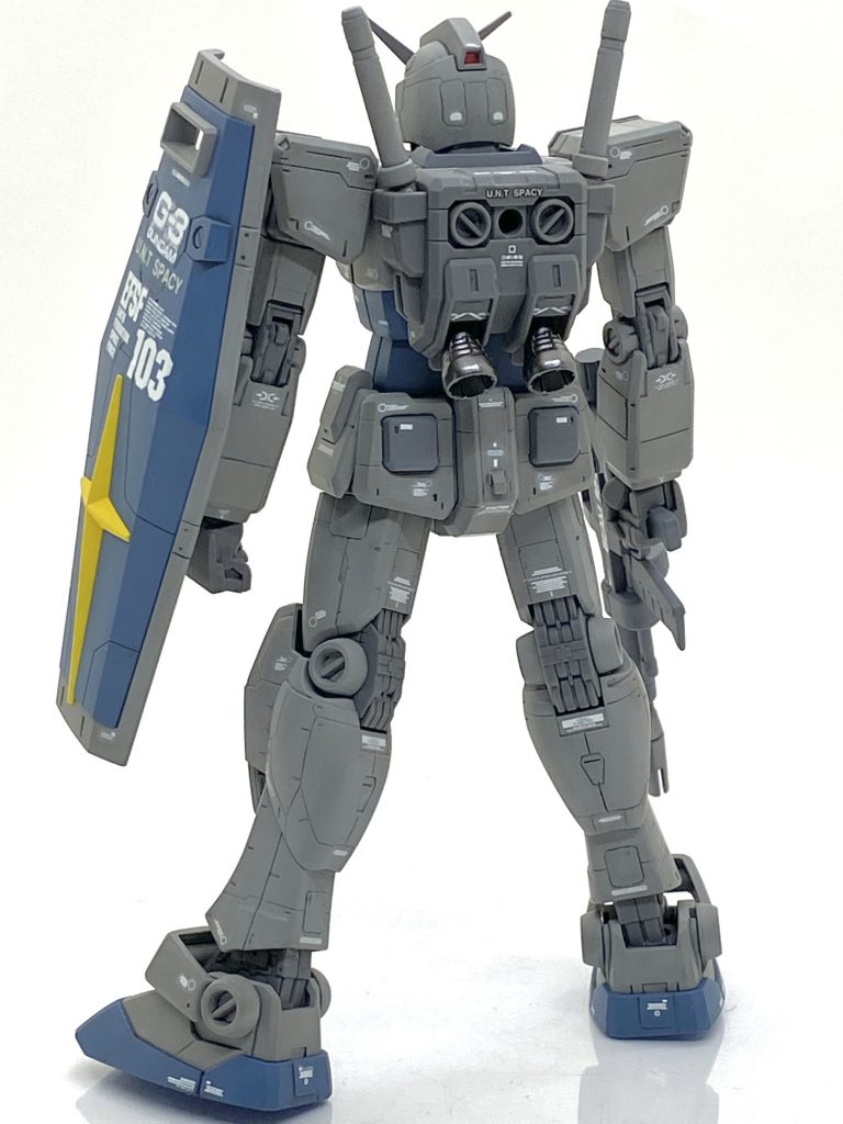 塗装箇所とカラーレシピ薄いグレー→(ガイア)ニュートラルグレーII濃いグレー→(ガイア)メカサフ ライト青→(クレオス)ミディアムブルービームライフル先端、バーニア―→(ガイア)フレームメタリック(1)