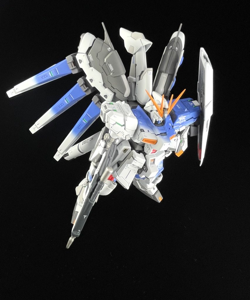 真っ黒の背景で宇宙空間っぽく。