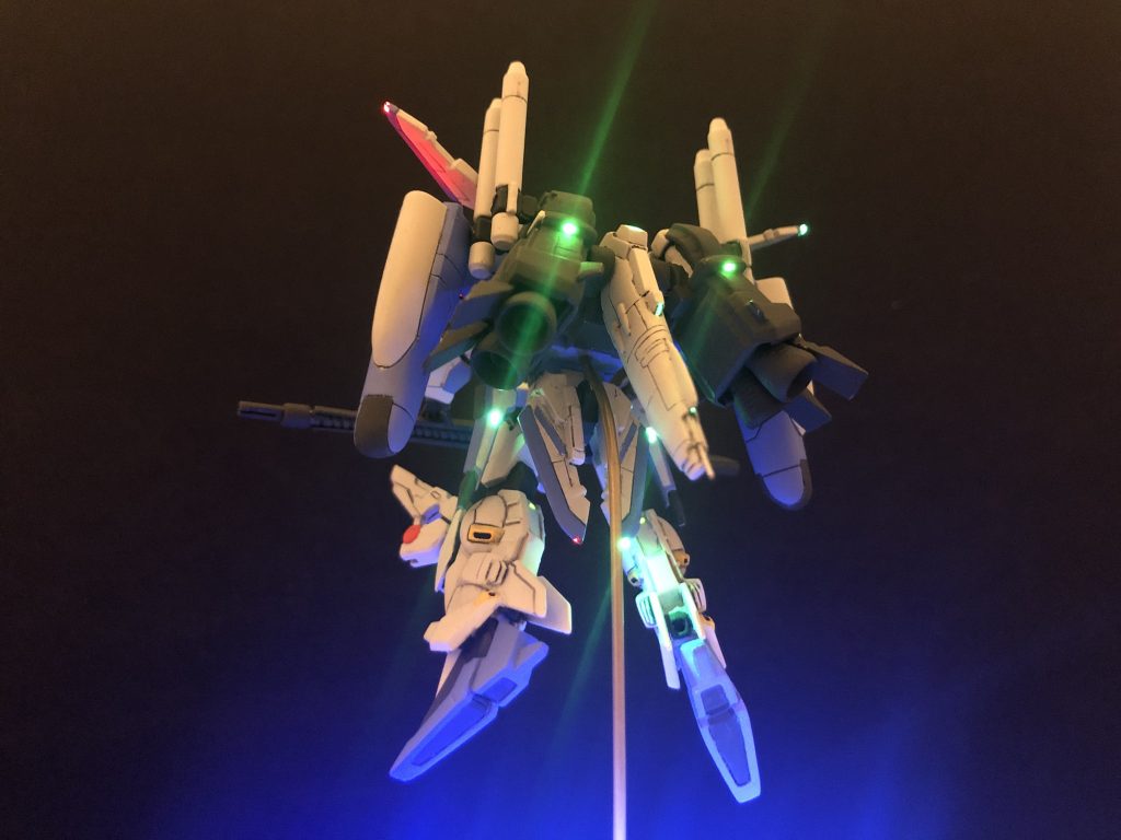 バトオペ2の機体で見られる各部の識別灯やセンサーの発光を電飾で再現