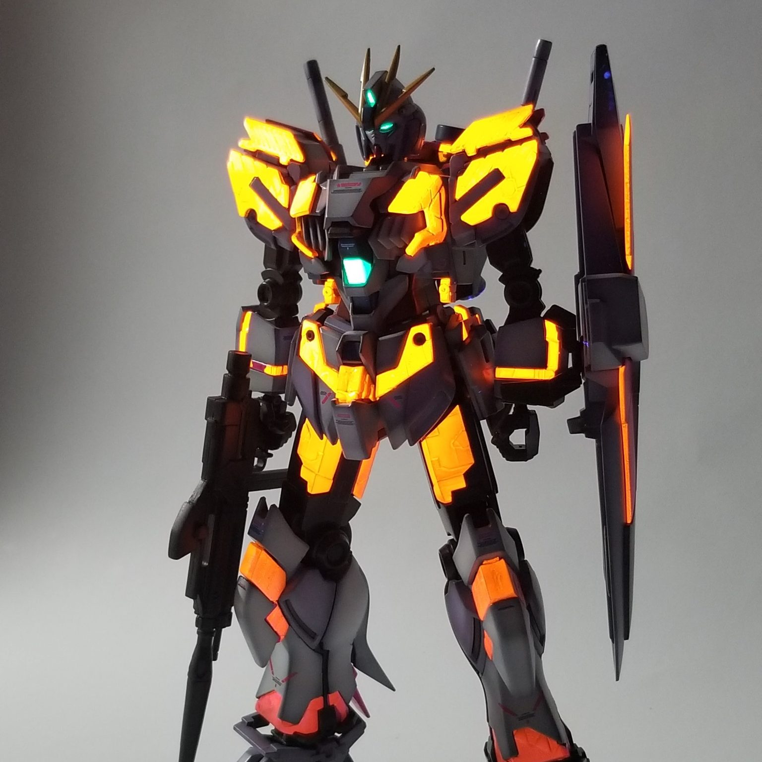 サイコフレームの光 るりりさんのガンプラ作品 Gunsta ガンスタ