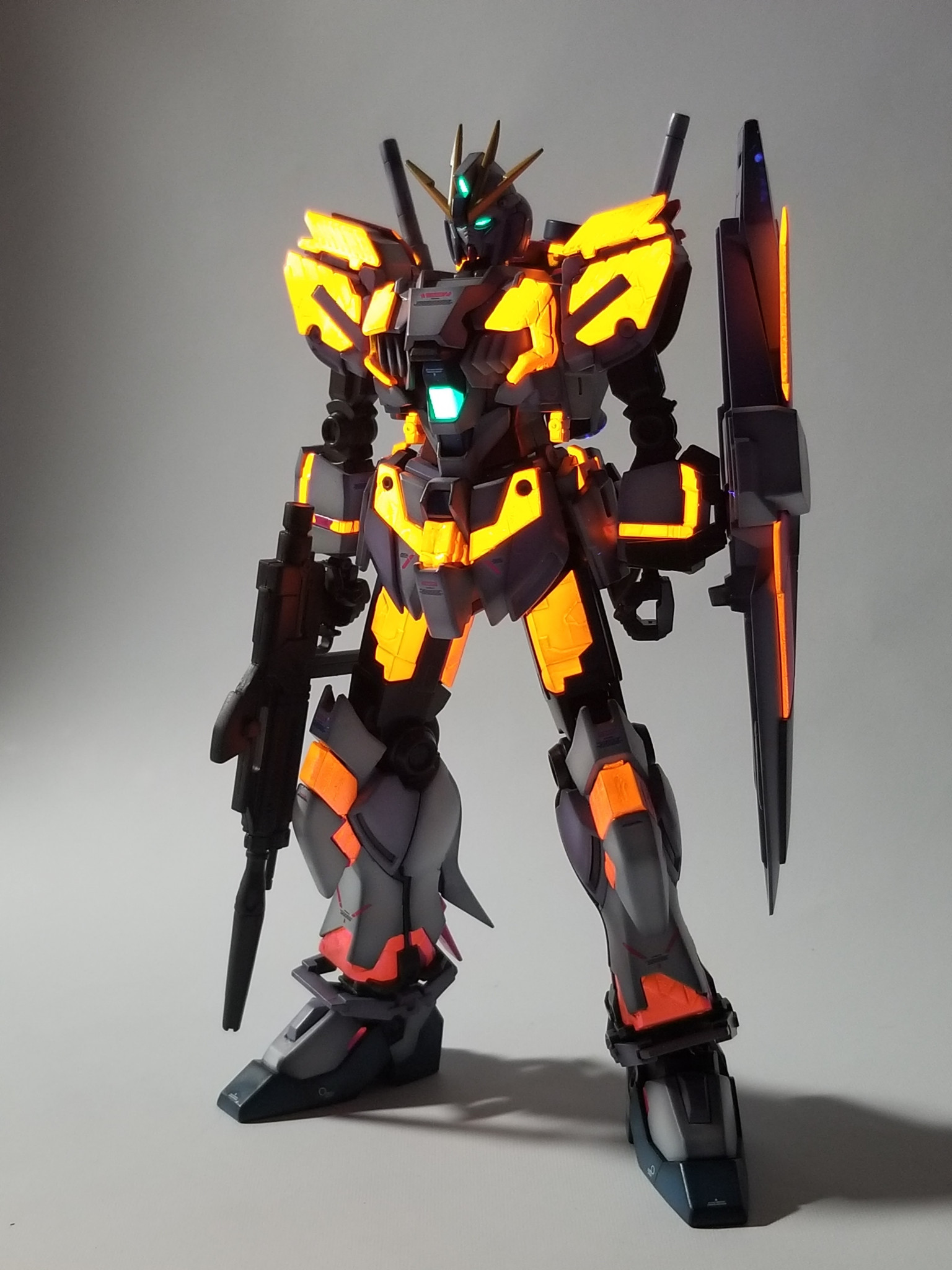 サイコフレームの光 るりりさんのガンプラ作品 Gunsta ガンスタ