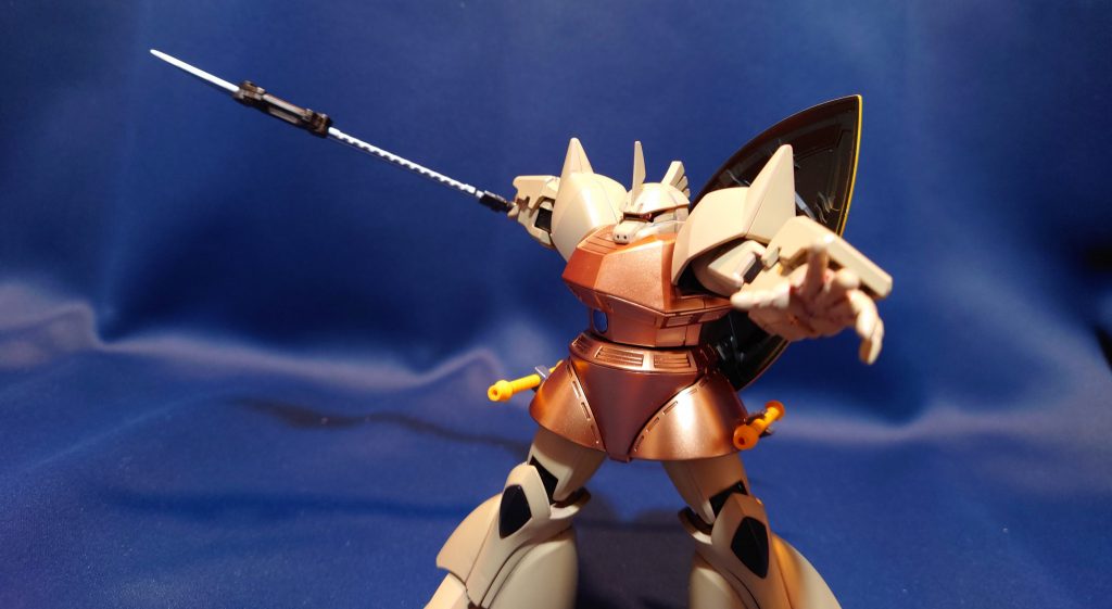 大型ヒート剣は「システムウェポンキット004」を使用。少し緩いですが、無改造で持たせられます。