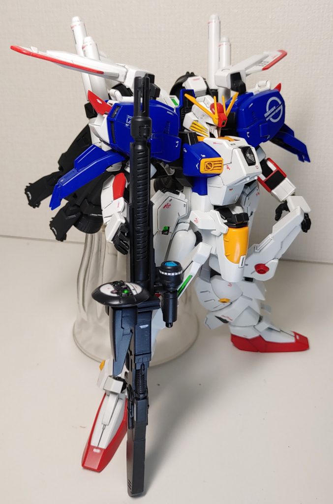 スコープとレドームのレンズ部はクリアパーツ、アルミシールを使用。