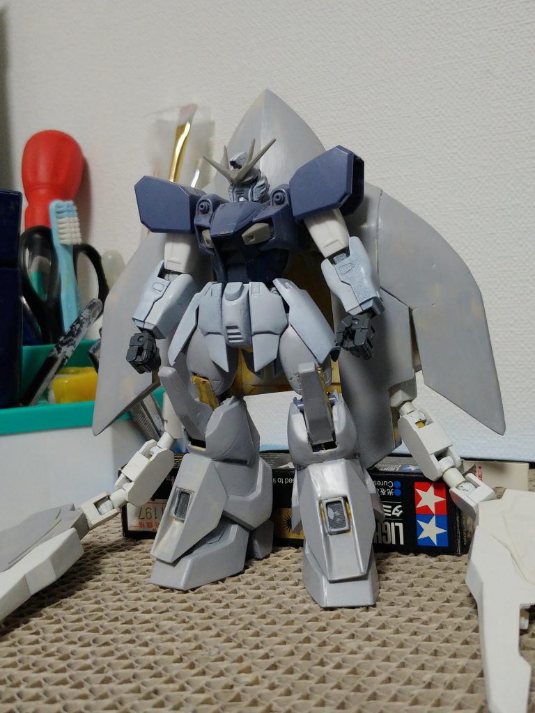 荒い表面処理、拙い工作ですが、勢いで完成までもっていくことを決意。飯も食わず睡眠も削って作ることに。こんなに熱中して作るのは中坊以来で楽しいけど、確実に仕事の方に悪影響が(笑)