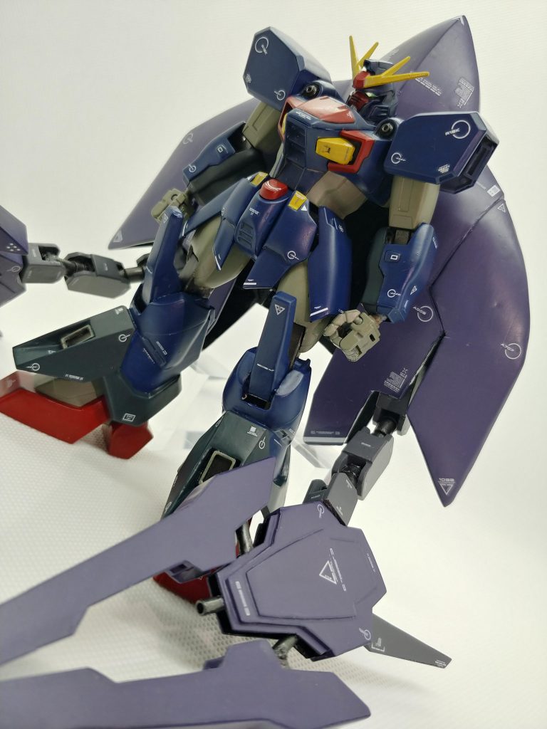 二の腕と手首は放置期間中に無くなってしまい、積みプラから部品取りして作成。