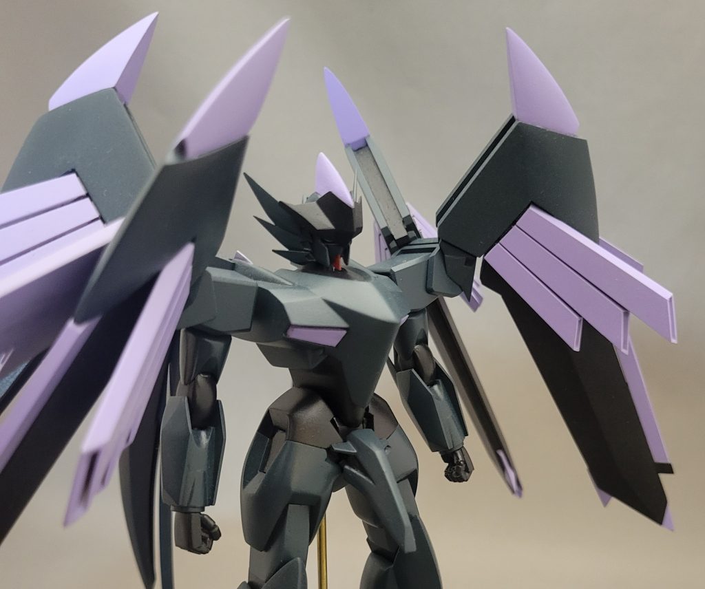 ハルファスの時は固定していたウイングバインダーは稼働できるように