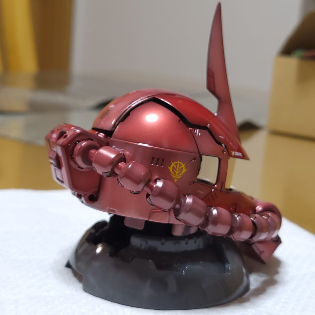 パール層に自作のクリアレッドを重ね吹きし、装甲の濃淡の違いを出して、RGのような仕上がりをしたかったのですが…伝わりますかね?🤔メタリックレッド直噴きよりも手間はかかるでしょうが、自分の好みで色の濃淡を重ね塗りの回数で調整出来るのが、この方法の楽しさなのかなと思いました!