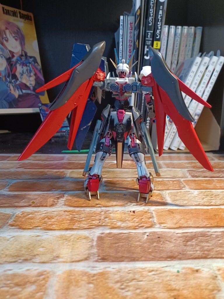 続いてリアビュー接着して無理やり外したあとが残ってますねw(直しておきます)羽がまだまだデスティニーそのまんまなんでここはもっといじりたいところ