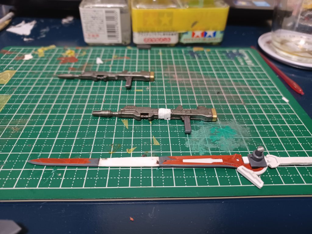 武器は制作中ですSEED系の武器ってアニメで見るよりも短い気がするんですよね(;´Д`)なので自分好みの長さになるように調整中です