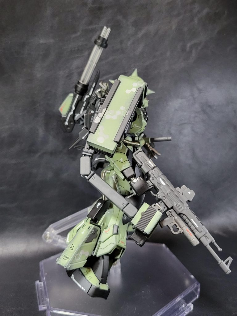 マガジンラックはフレシキブルに動き、マガジン交換の際はラックのほうからきてくれます。