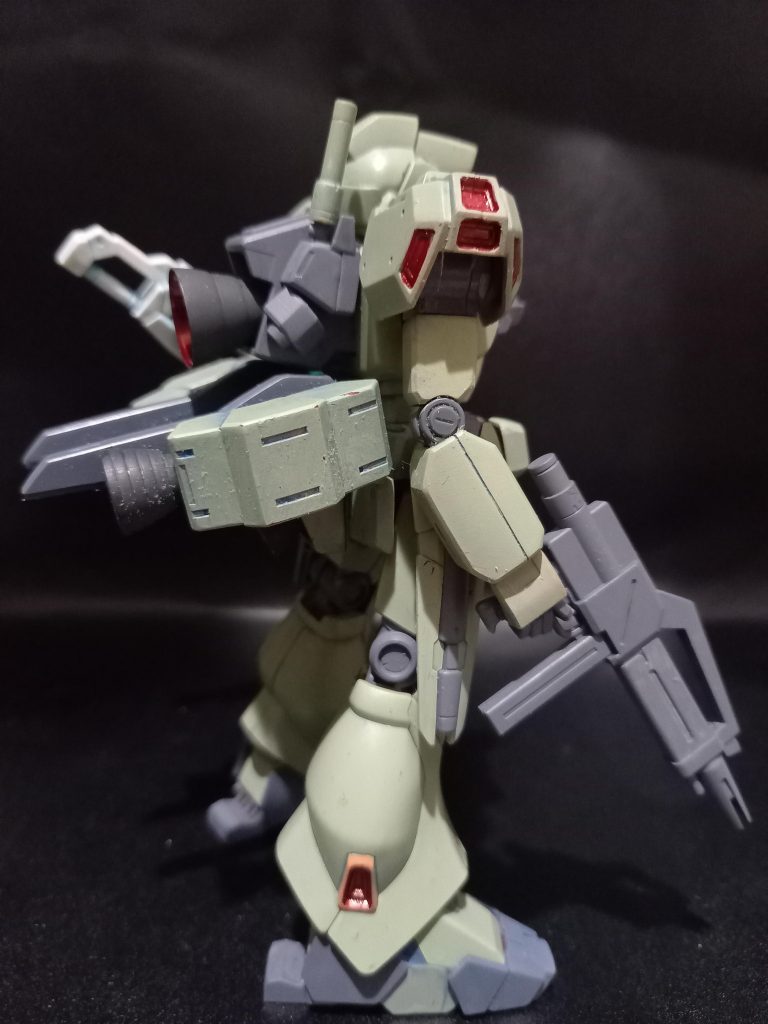 肩に付けるジョイントを腰に移しバーニア追加