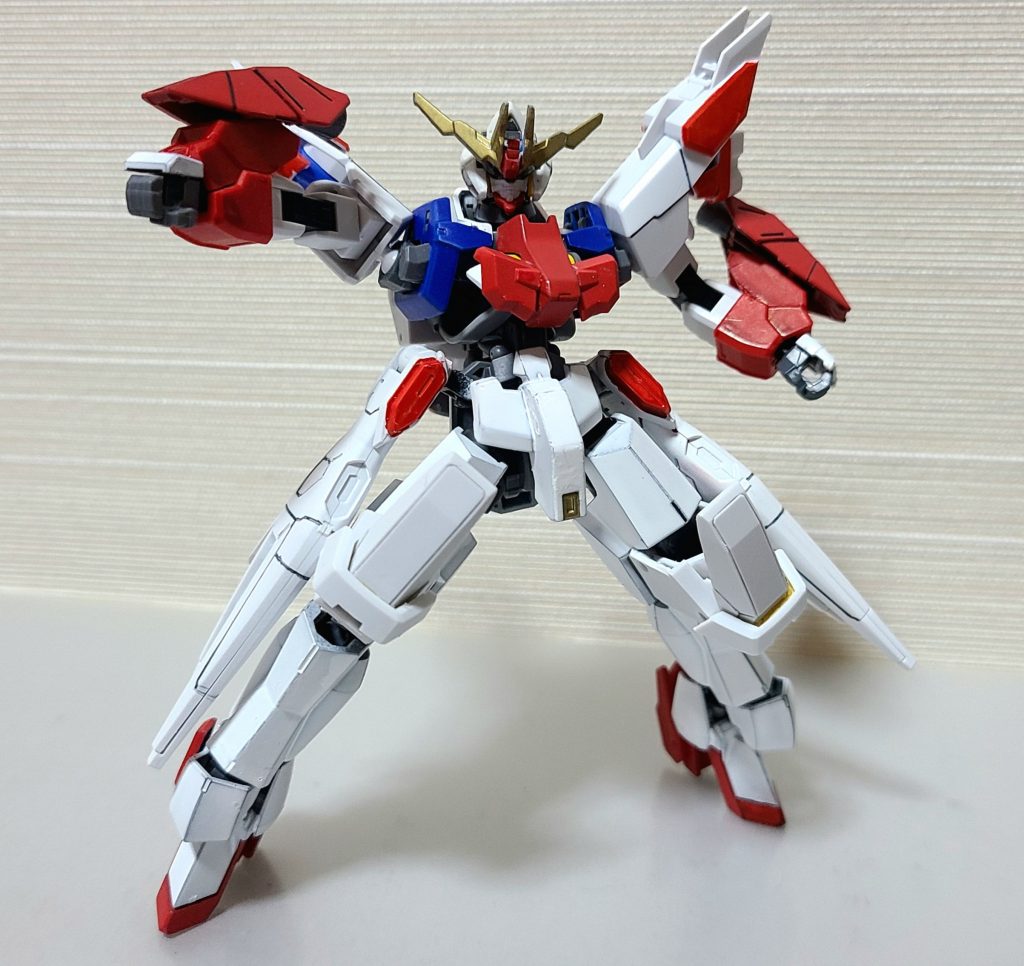 そして武装をば腕をこうして構えて…
