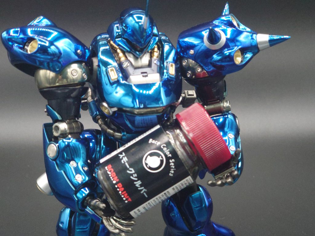 武器とフレーム部分はスモークシルバーバーニアの外部をネオシルバーバーニアの内部をブラスゴールドで塗っています