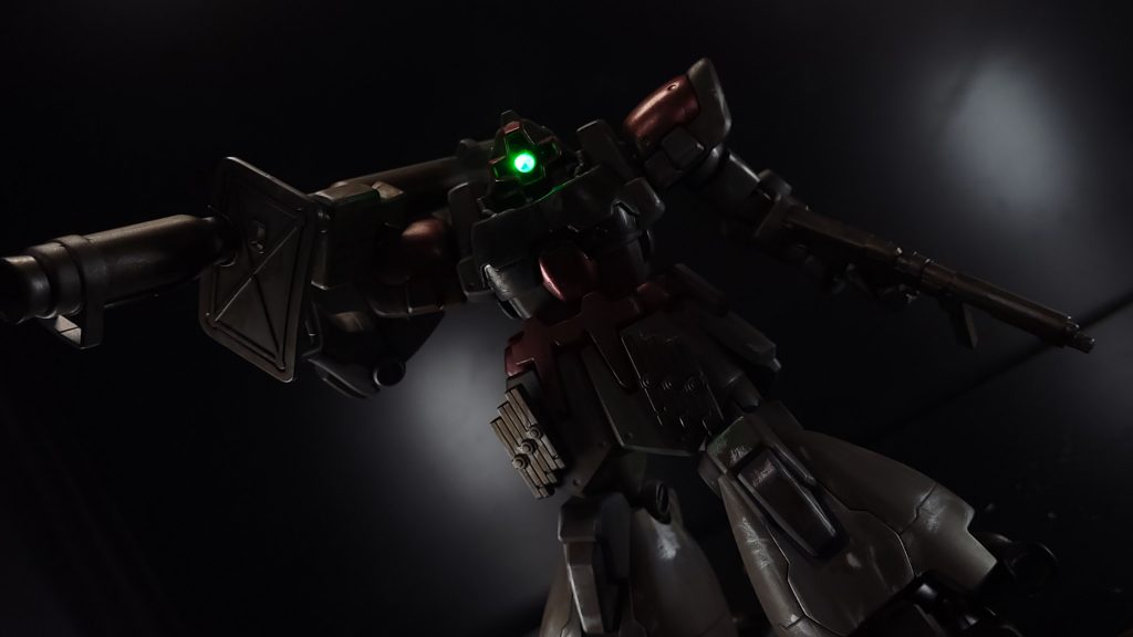 加工で光らすことも出来るんですけど実際に光るのはこれはこれでかっこいいですね