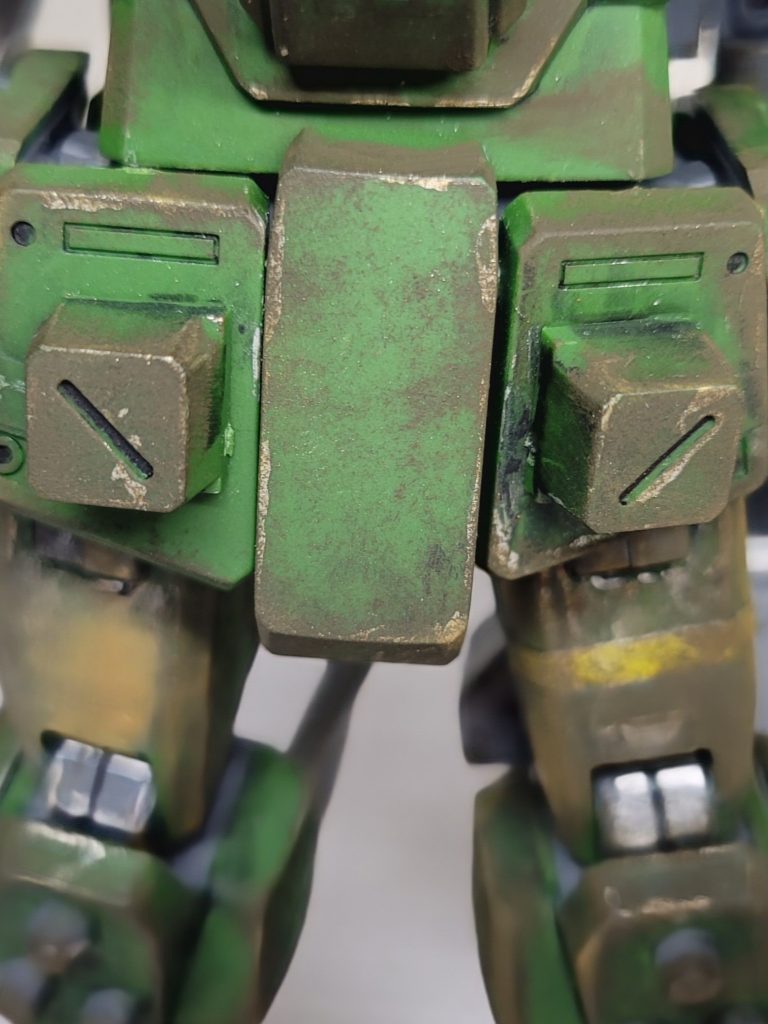 陸戦型ジムの余剰パーツ使ってヘリウム・コア風の物を作りました。