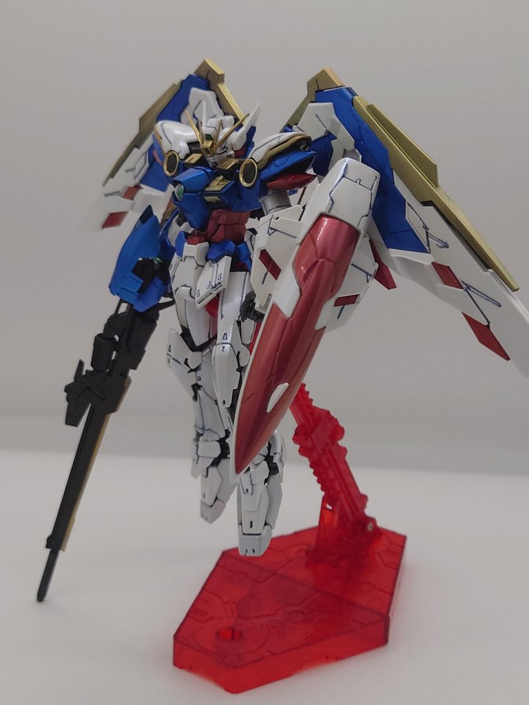 シンデレラという名前にするに当たって画像検索してみましたが、大体のシンデレラは青いドレスを着ていたのでカラーリングは基本のウイングEWとほぼ同じにしていますがスリッパは[ガラスの靴]をイメージして銀に塗装しています。