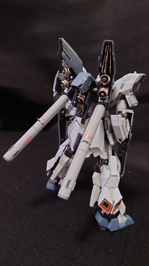 バックパックの青いパーツ裏がスカスカでなんかな～と思ったのでフィン作って情報量を増やしました！簡単かつ効果的だったので満足です！プラ板の加工技術も上げたい・・・！