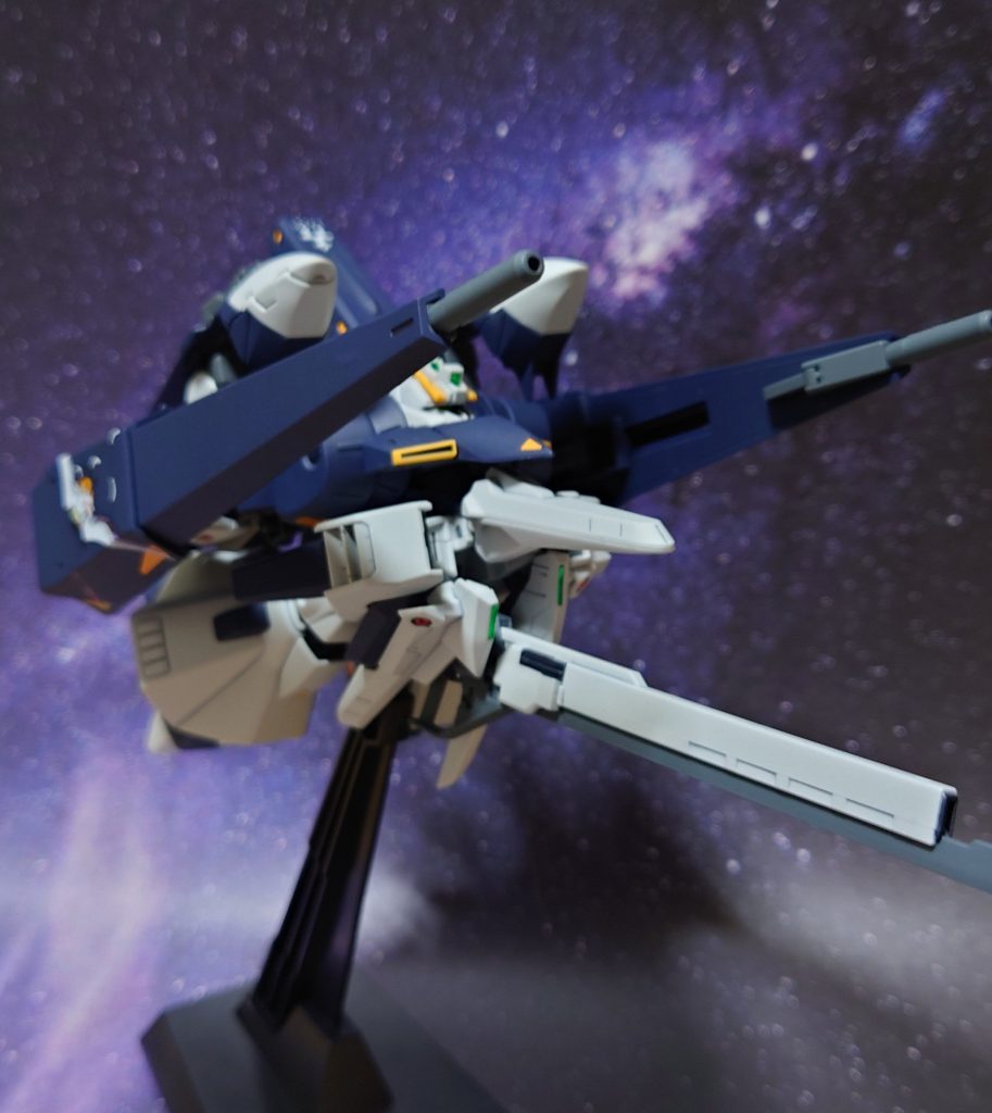 変形して戦場へ急行！