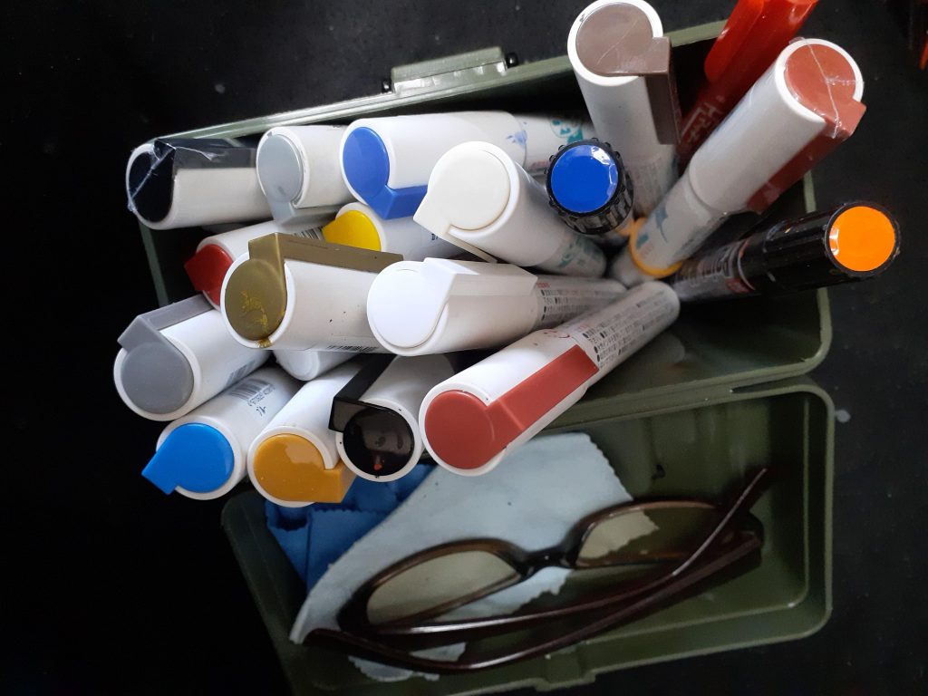 愛用のアサヒペンカラーパレットです。