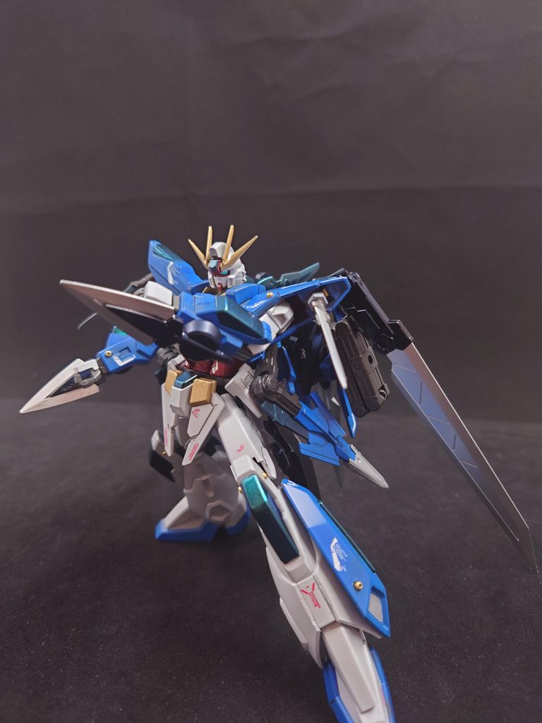 武器の詳細です。まずは両腕に装着されたカタール。インファイトの拳闘戦で効力を発揮する…筈。刃を反対側に向けて非アクティブにできます。