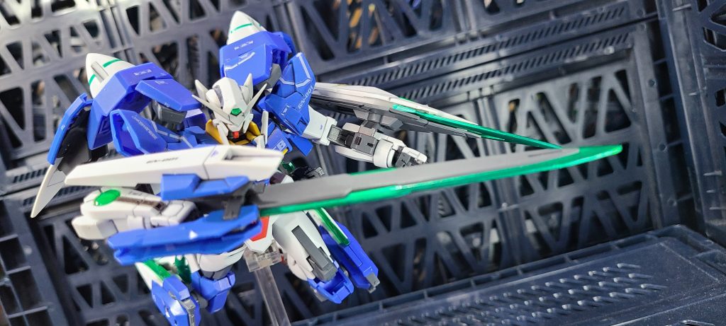 『アインソフエクシア、目標を駆逐する!』