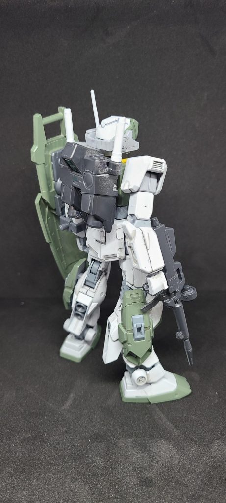 背面から。ゼフィランサスのものにサーベルユニットを取り付けただけ。