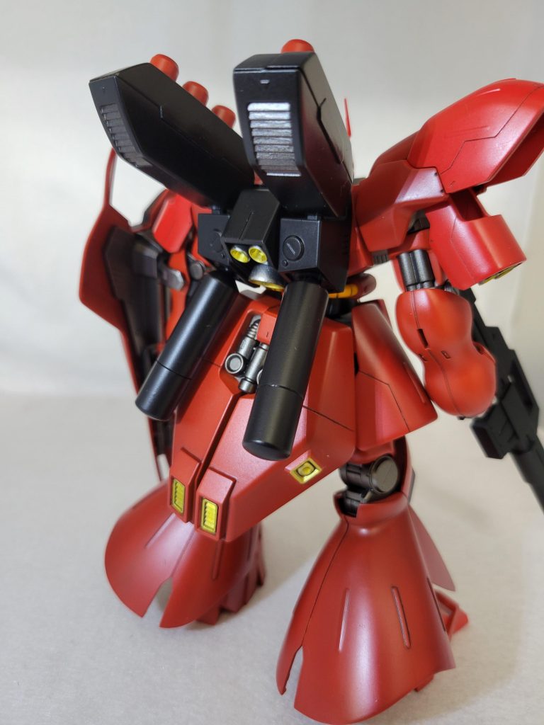 オレンジイエローとホワイトを混ぜた下地の上に赤を塗ってます。