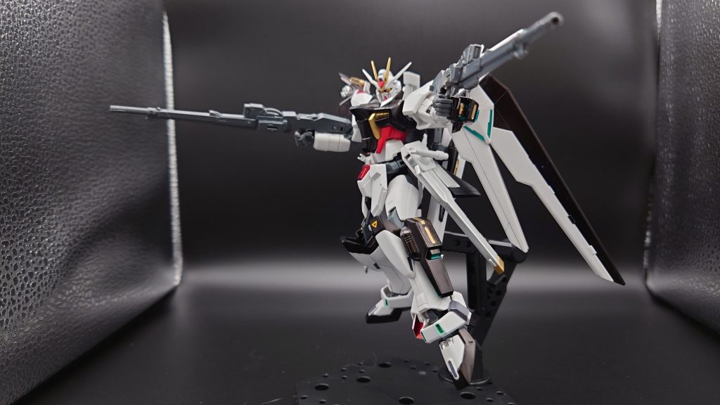 パーフェクトストライクフリーダムとミキシングした為、武装数が結構な数に。