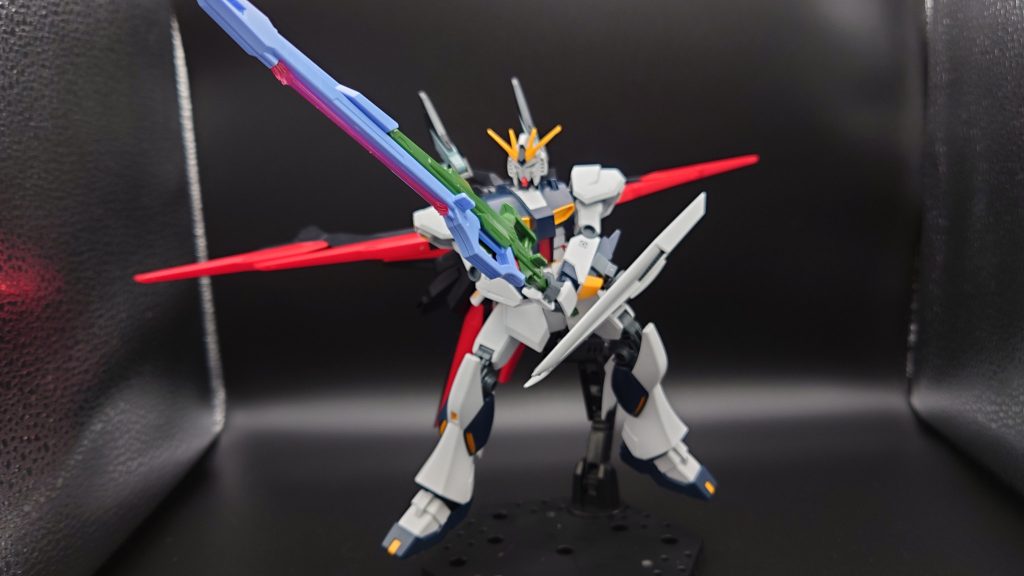 両手持ちもしっかり出来る見事な可動範囲。