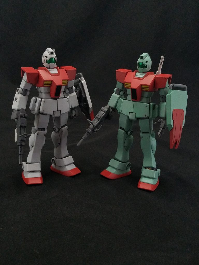 今回の目玉特典(笑)過去作のジム[前期量産型]とジム[後期量産型]用のショートシールド、腰部サイドアーマー、100mmマシンガンを用意。前期量産型が装備しているマシンガンは、RGM-79FP ジム・ストライカー制作時の物を拝借。