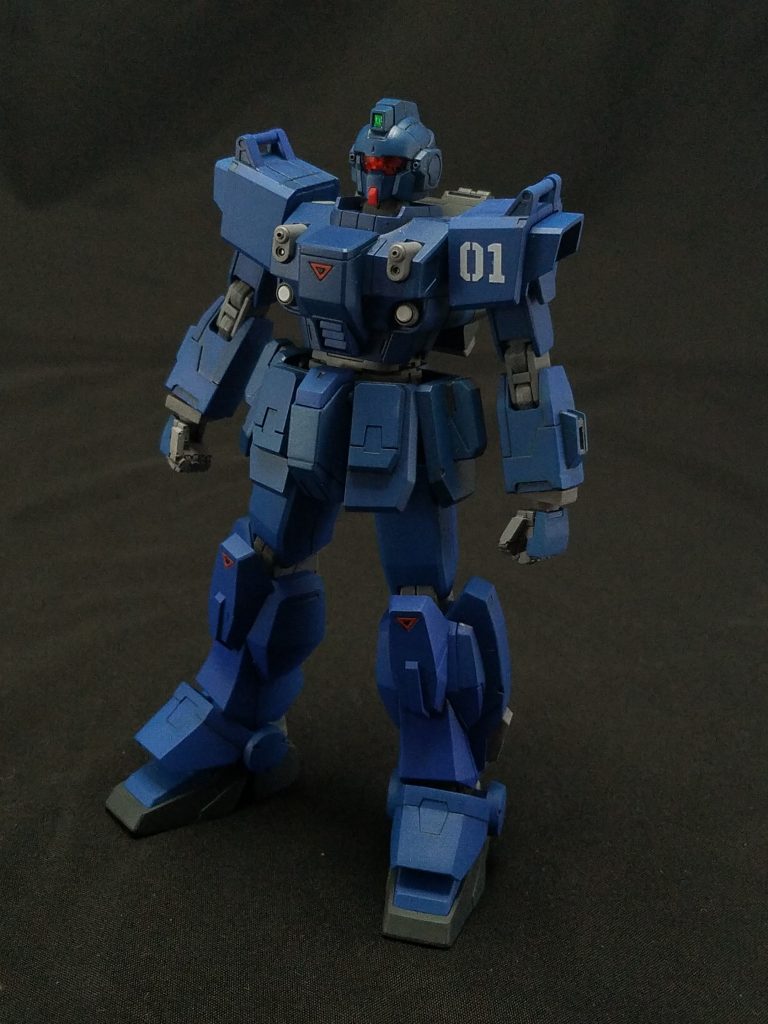 頭部を交換してEXAMシステム発動状態を再現。ブルー2号機と3号機同様、頭部センサーは緑のままです。