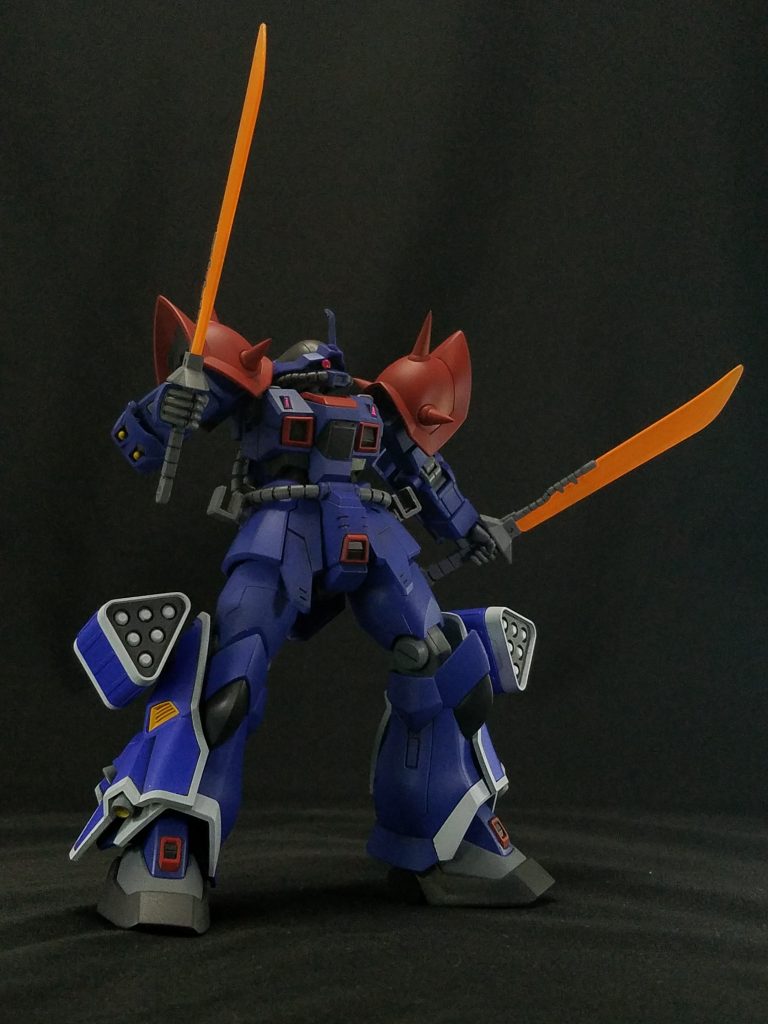 ミサイルポッド。塗り分けが面倒だったので、盤面のグレー部分は筆塗りで対応。