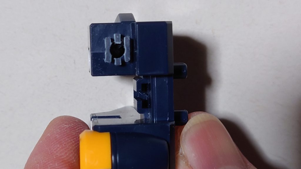 ここに3mm穴あけて〜