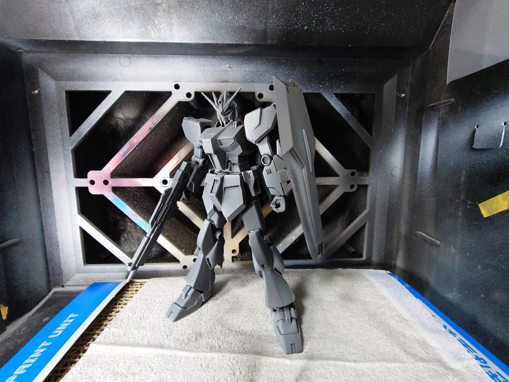全身に黒サフを塗装