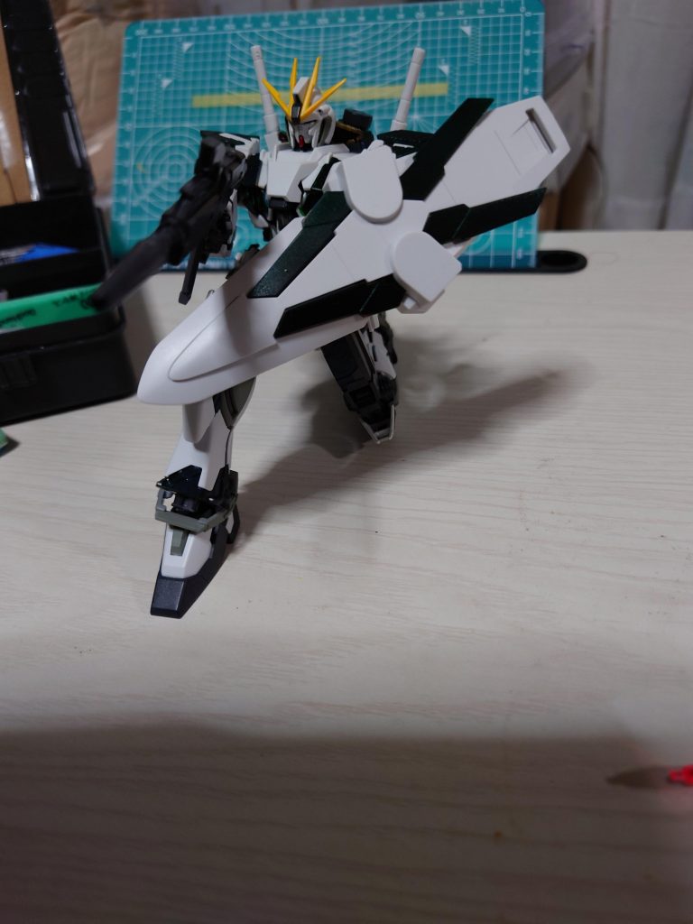 膝立ちで狙撃。