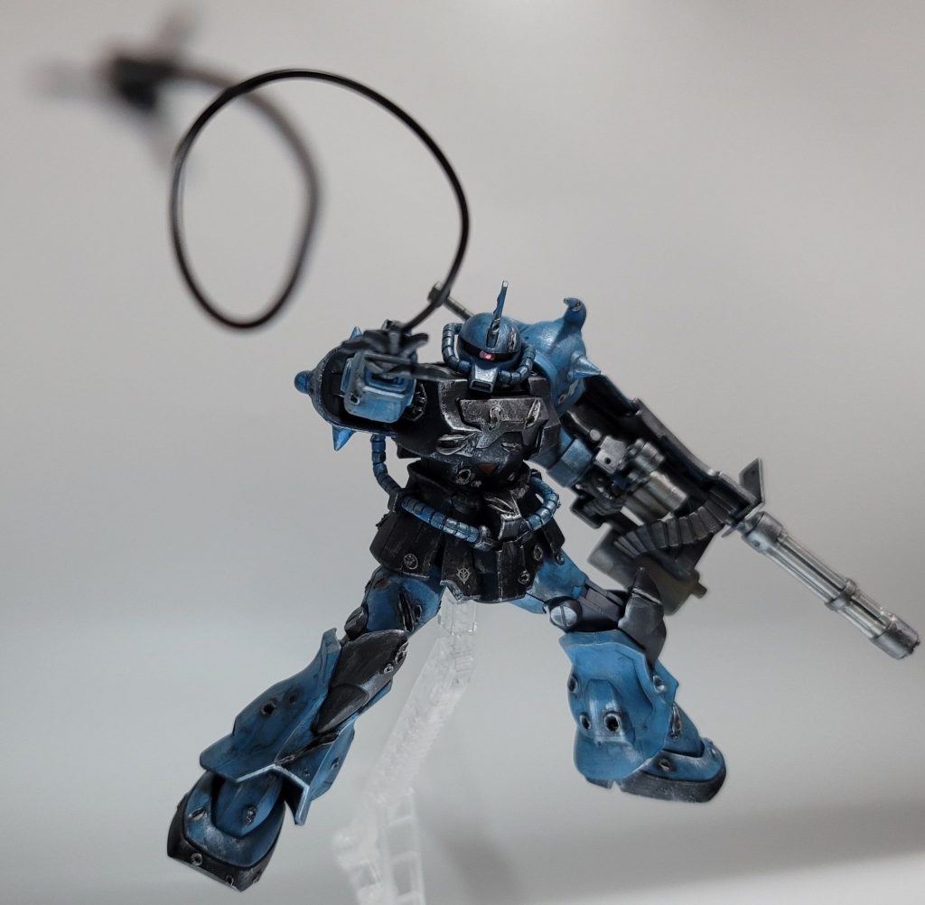 自分にとってのグフカスタムは原作よりガンガンシリーズの方が印象深いでしたこのヒートロッド...というかワイヤーが最大の特徴と言えよう