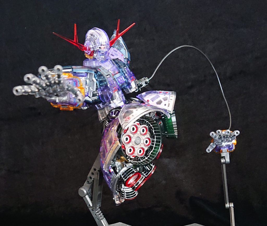 既知の事実ですが、ジオングヘッドが一番強いと言われてますけど。このクリアの赤いアンテナ、素敵🤩そして、このポージングが最も好きなんだなー