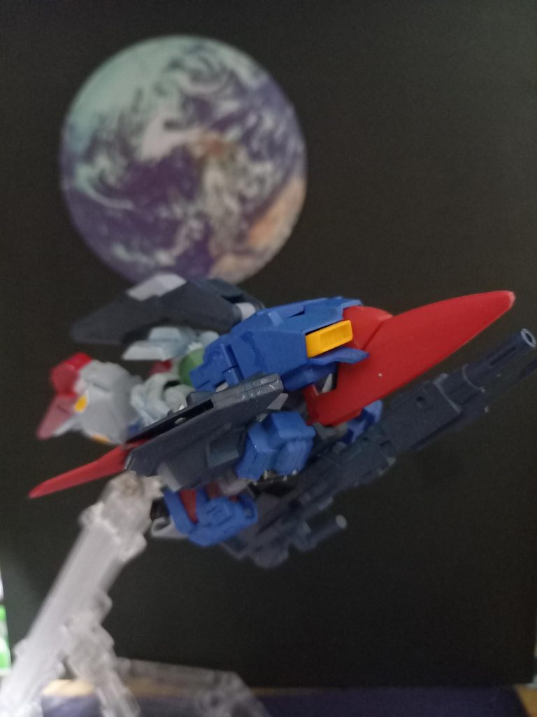 何とか変形_！腰、股関節変えてるのでランナーで刺して接続させてます。 