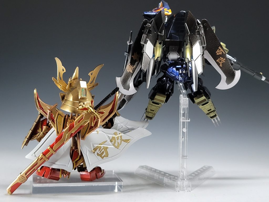 通常後ろ姿。白マントに「百改」がかっこいい!(自画自賛)