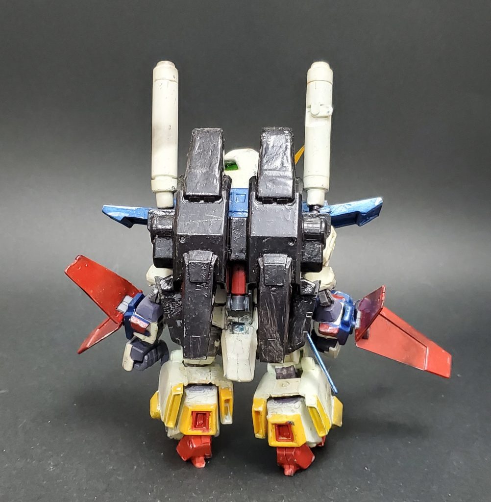 リアビューバックパックのミサイルポッドはパテで頑張った覚えがあります今みると本当に荒いなぁ…