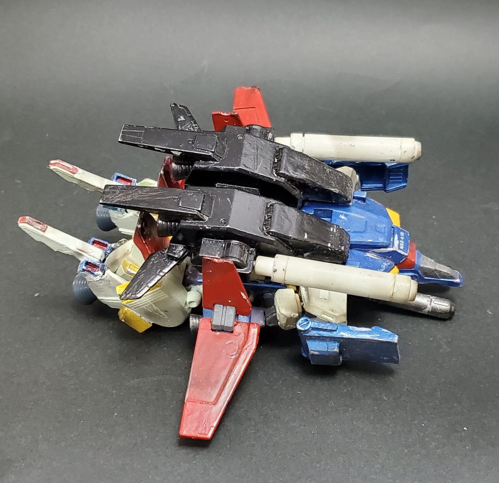 Gフォートレス形態!脚部の可変機構はかなり苦労して作った記憶があります…旧1/144ダブルゼータの脚を切り刻んで頑張って可変機構入れてます今見ると色々と直したい箇所も沢山ですが、当時の自分、本当よく頑張って作ったなぁと改めて思います