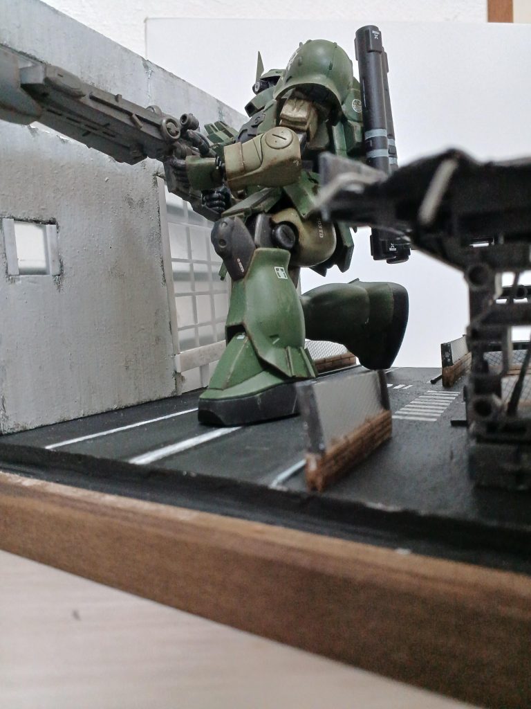 初めてジャングル以外のジオラマを作りました。 ホントはもっと手を加えたかったのですが‥ 次、チャレンジする時まであたためとこうと思います。